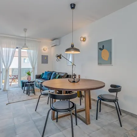 New And Chic Place Near Old Town Of Trogir Exterior photo
