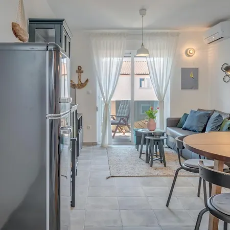 New And Chic Place Near Old Town Of Trogir Exterior photo