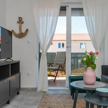 New And Chic Place Near Old Town Of Trogir Exterior photo