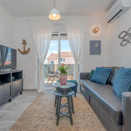 New And Chic Place Near Old Town Of Trogir Exterior photo