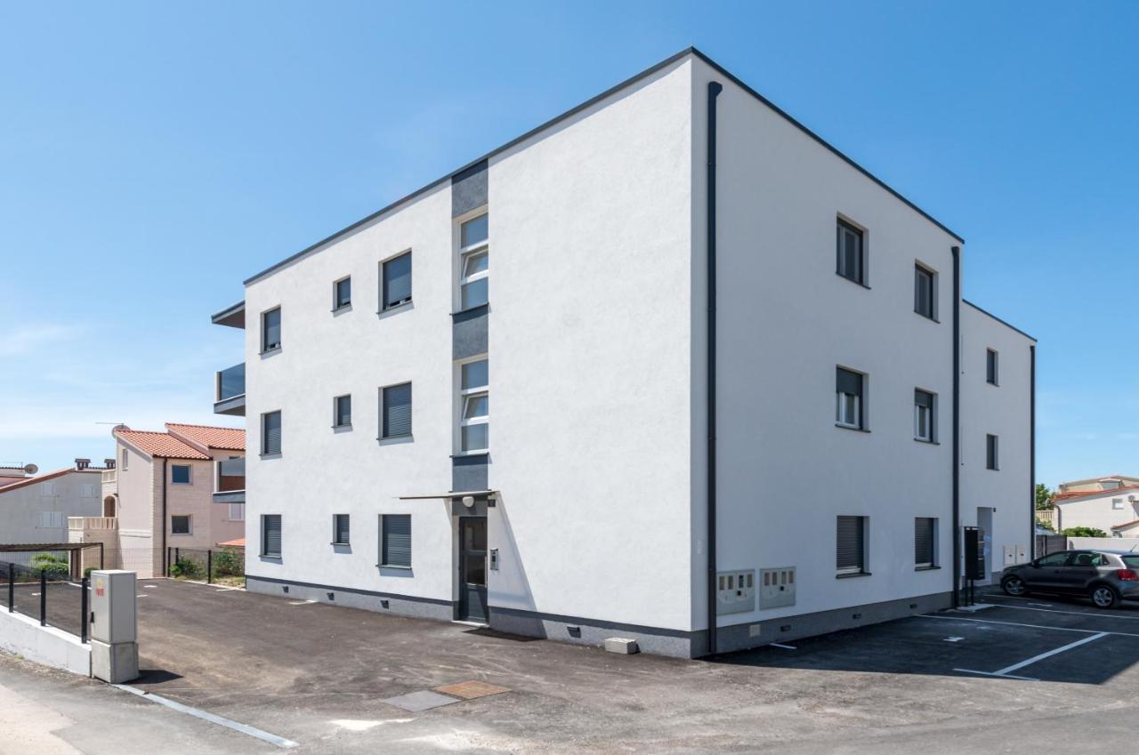 New And Chic Place Near Old Town Of Appartement
