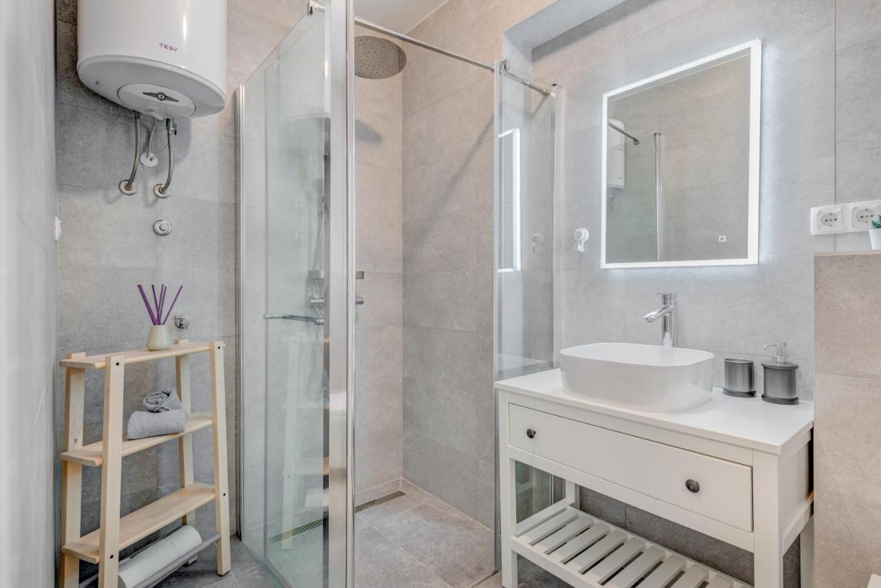 New And Chic Place Near Old Town Of Apartment Trogir