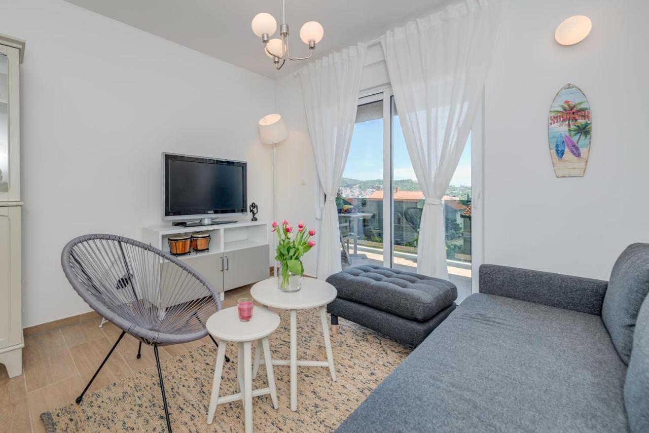New And Chic Place Near Old Town Of Apartment
